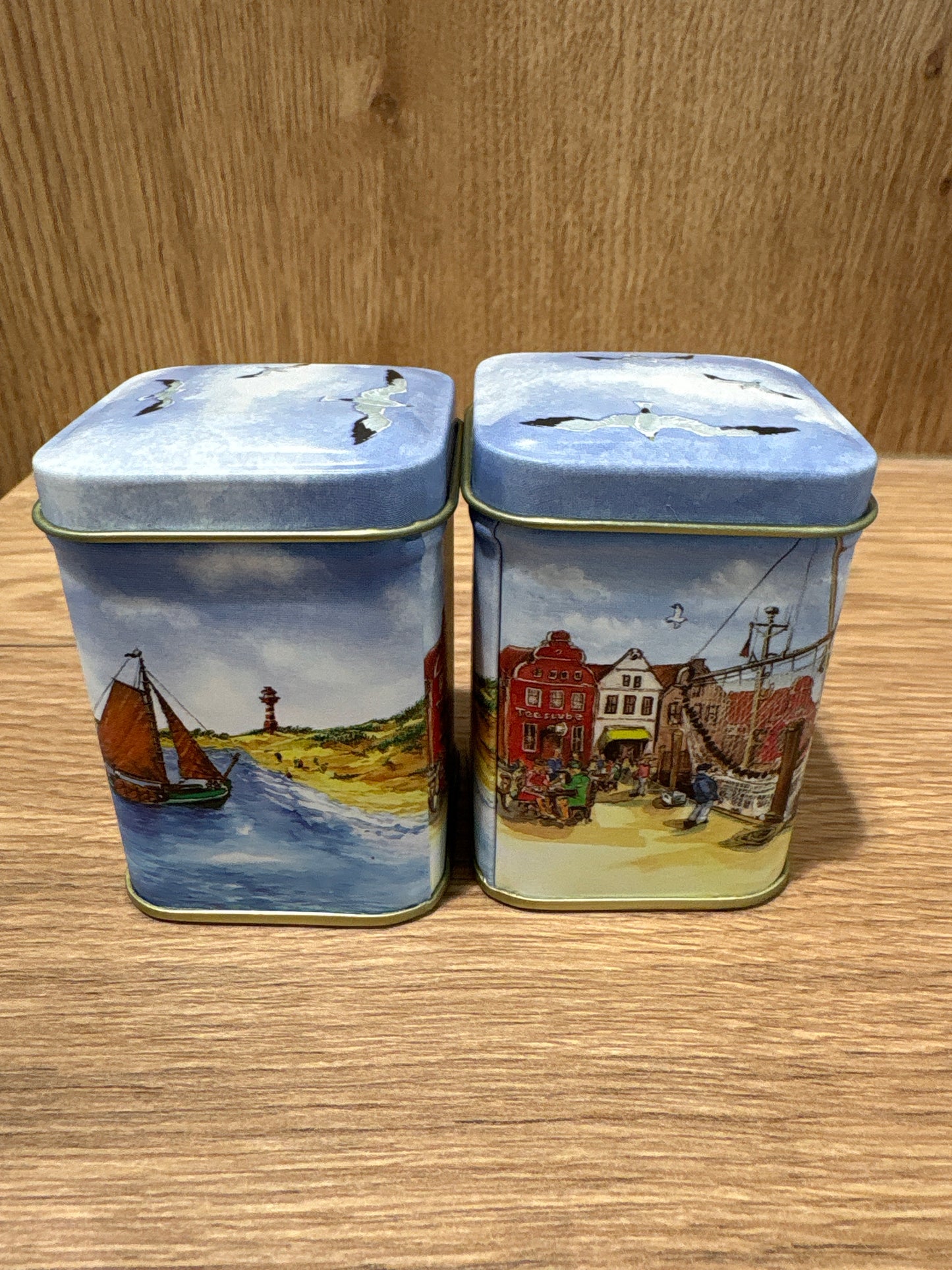 Dose  Schiffe im Hafen