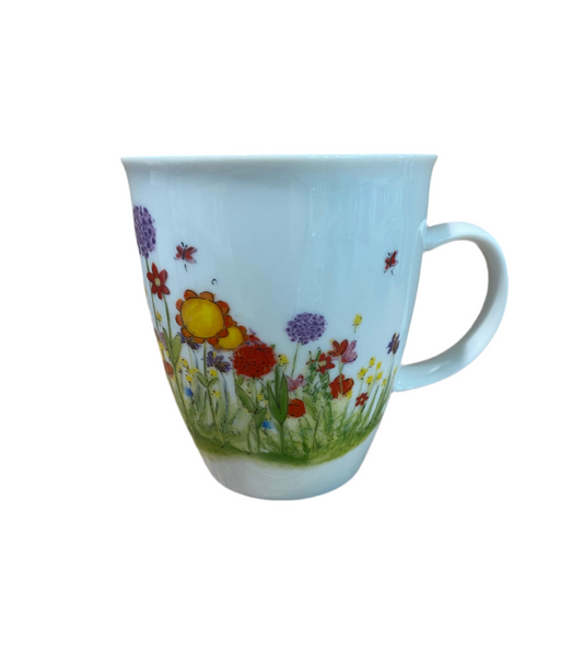 Teebecher Blumenwiese mit Mädchen