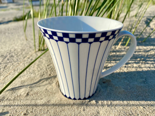 Alt Friesland Tee-/Kaffeebecher hoch